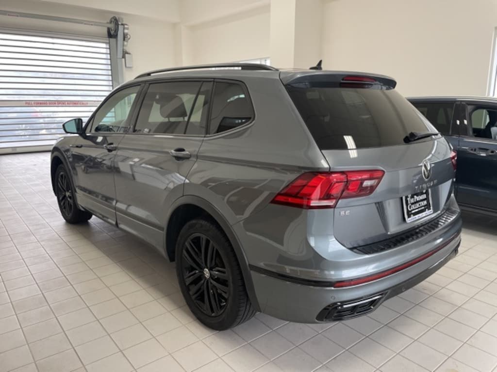 Certified 2022 Volkswagen Tiguan 2.0T SE R-Line Black SUV