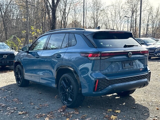 2025 Volkswagen Tiguan SE R-Line Black photo 2