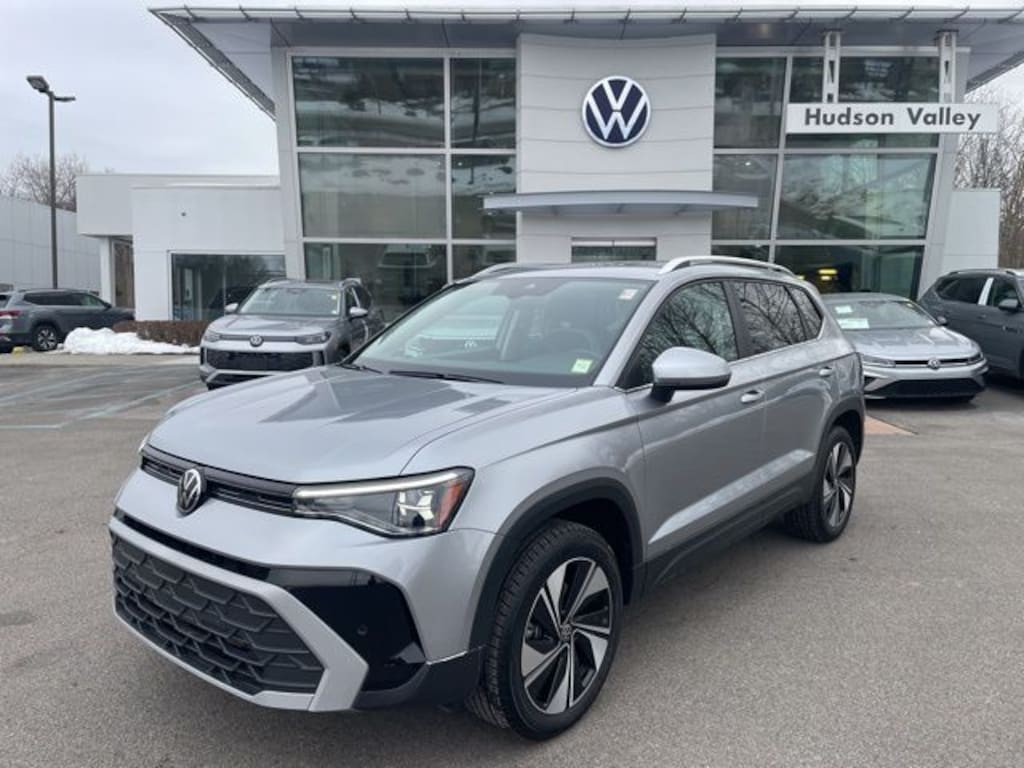 Certified 2025 Volkswagen Taos 1.5T SE SUV