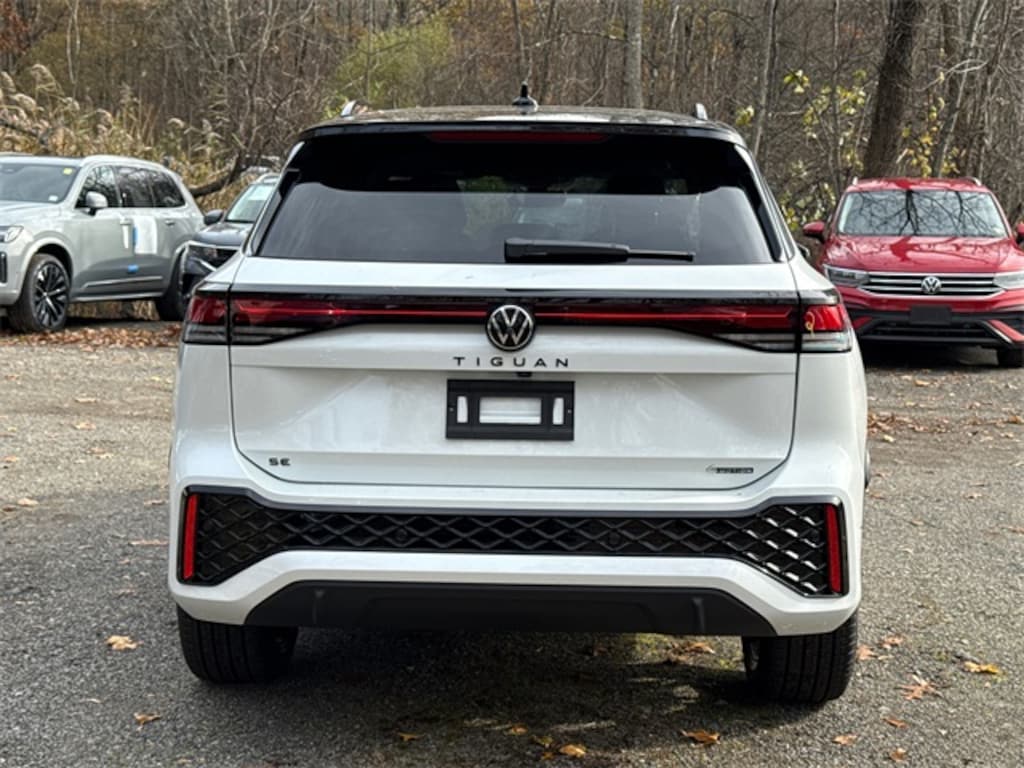 New 2026 Volkswagen Tiguan 2.0T SE R-Line Black SUV