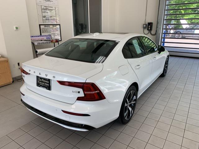 2024 Volvo S60 B5 Core photo 4