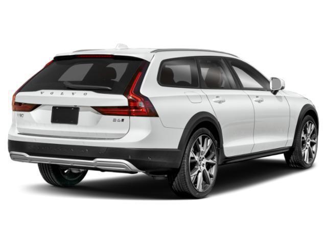 2025 Volvo V90 Cross Country B6 photo 2