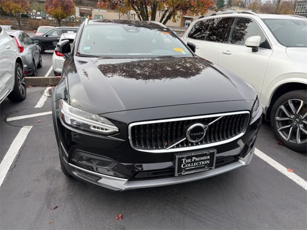 Certified 2024 Volvo V90 Cross Country B6 Plus Wagon