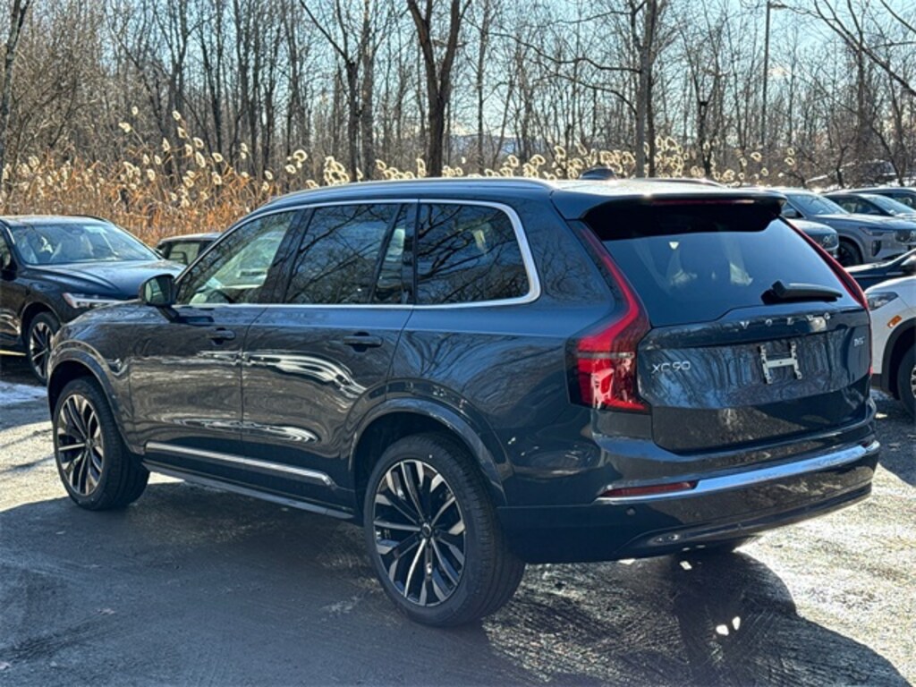 New 2026 Volvo XC90 B5 Core SUV