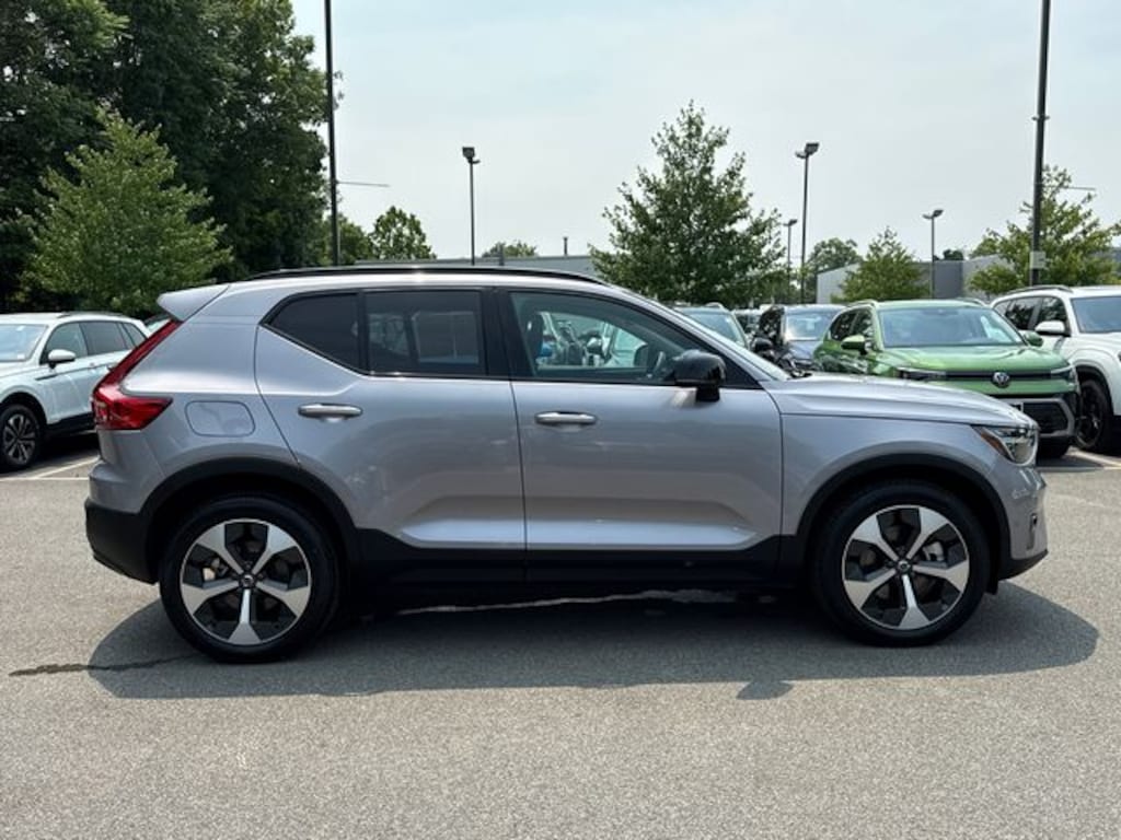 Certified 2026 Volvo XC40 B5 Plus SUV