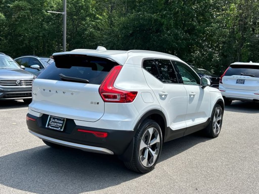 Certified 2024 Volvo XC40 B5 Core SUV