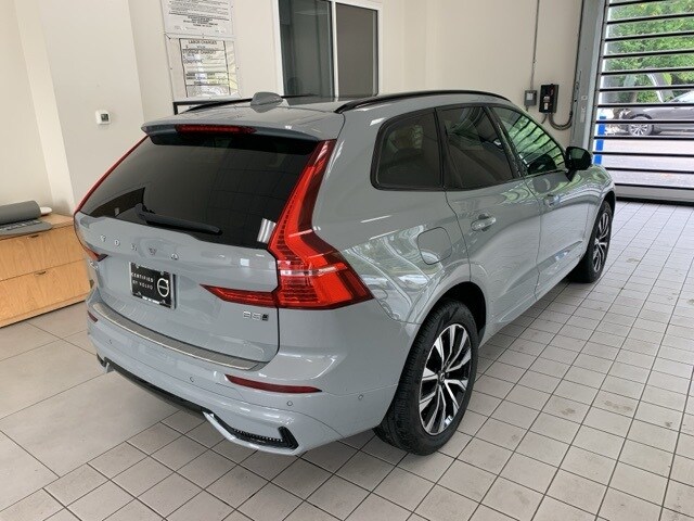 2024 Volvo XC60 B5 Plus photo 4