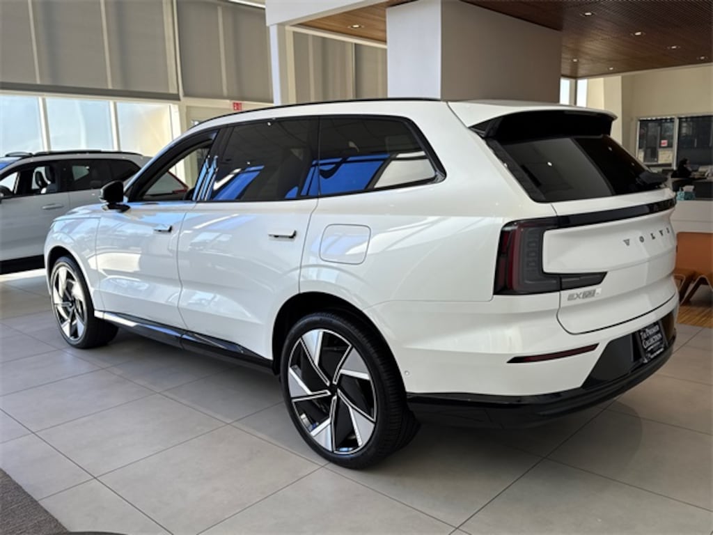 Used 2025 Volvo EX90 Twin Motor Performance Plus 6-Seater SUV