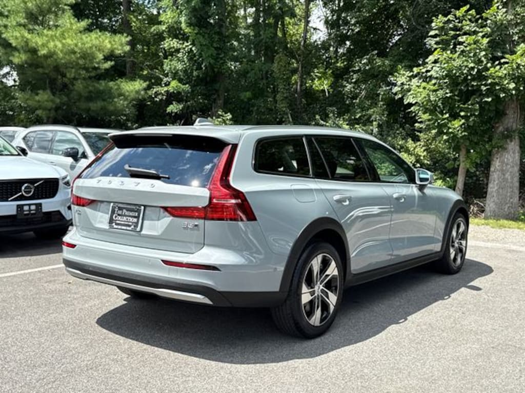 Certified 2025 Volvo V60 Cross Country B5 Plus Wagon