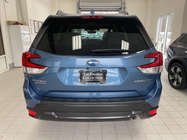 2021 Subaru Forester Premium photo 3
