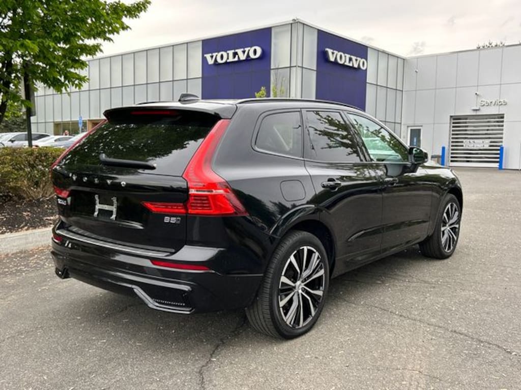 Used 2023 Volvo XC60 B5 AWD Plus Dark SUV