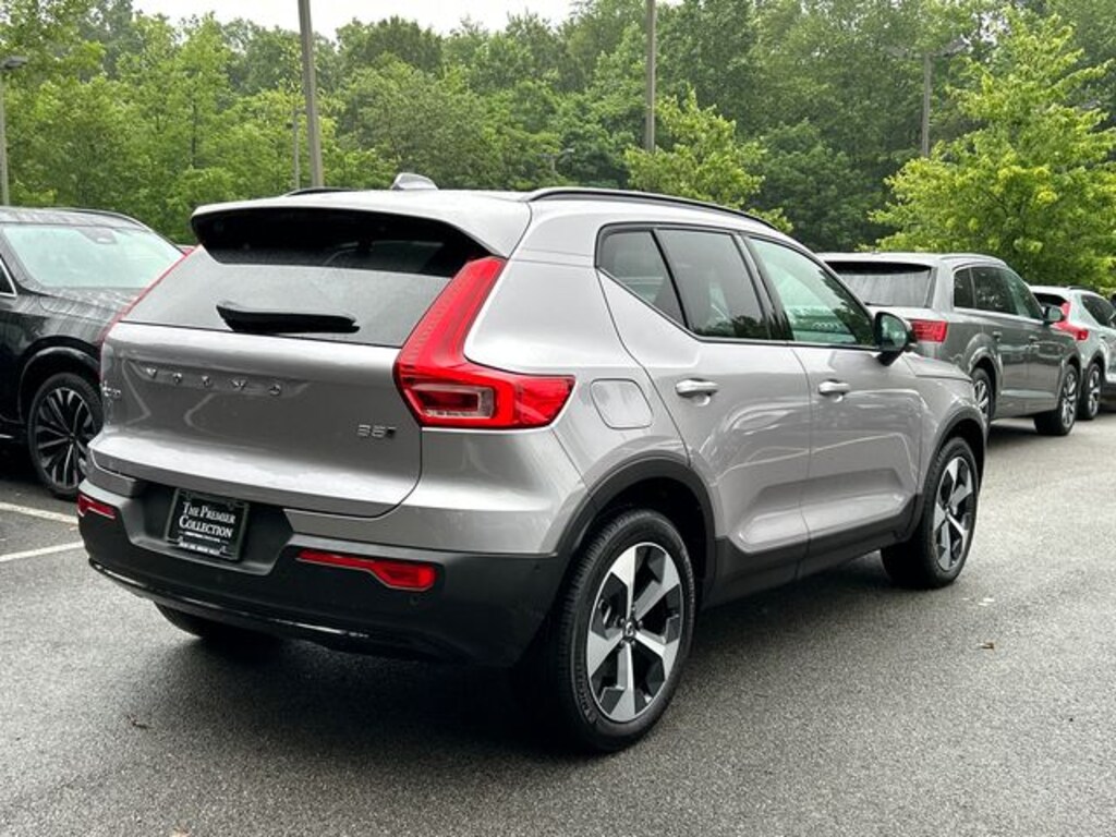 Certified 2026 Volvo XC40 B5 Plus SUV