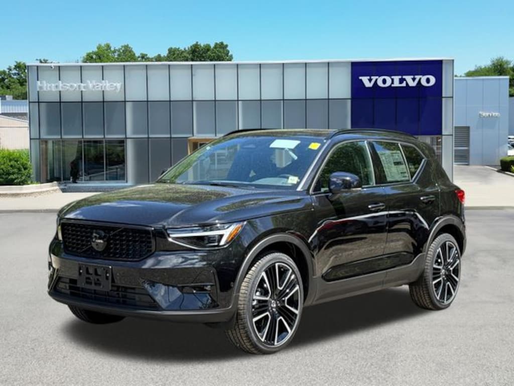 New 2026 Volvo XC40 B5 Ultra Black Edition SUV