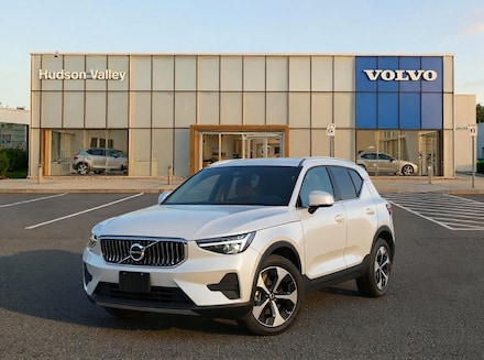 2026 Volvo XC40 B5 Plus SUV