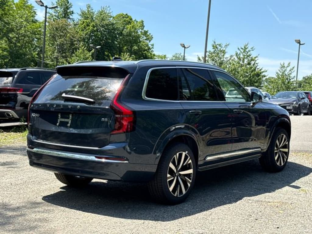 New 2026 Volvo XC90 B5 Core SUV