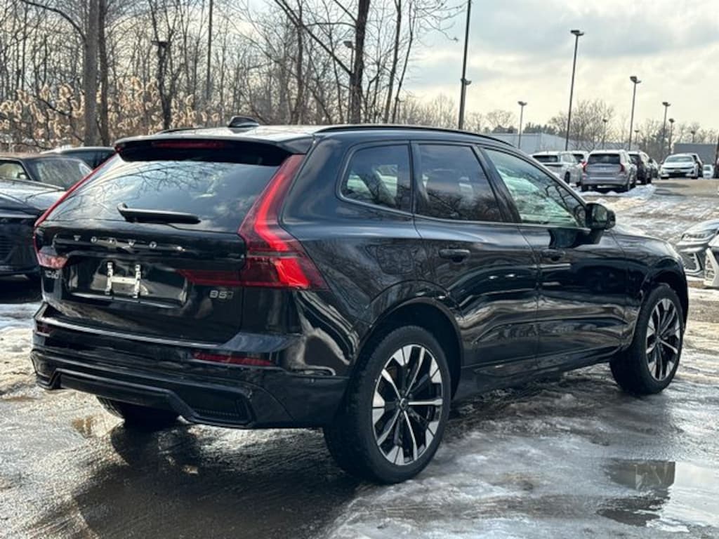 New 2026 Volvo XC60 B5 Plus SUV