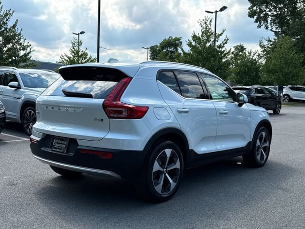 Certified 2025 Volvo XC40 B5 Plus Bright Theme SUV
