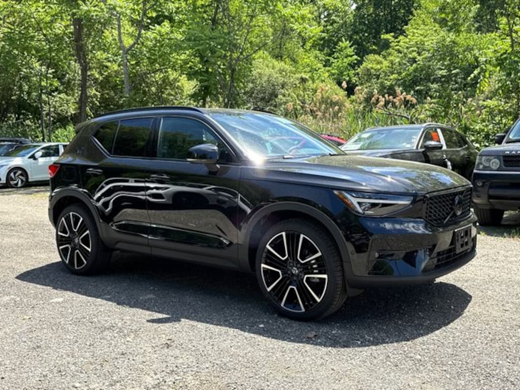New 2026 Volvo XC40 B5 Ultra Black Edition SUV
