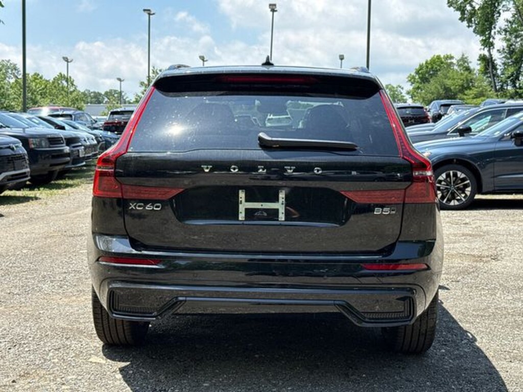 New 2026 Volvo XC60 B5 Plus SUV