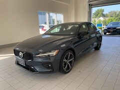 2025 Volvo S60 B5 Core Sedan