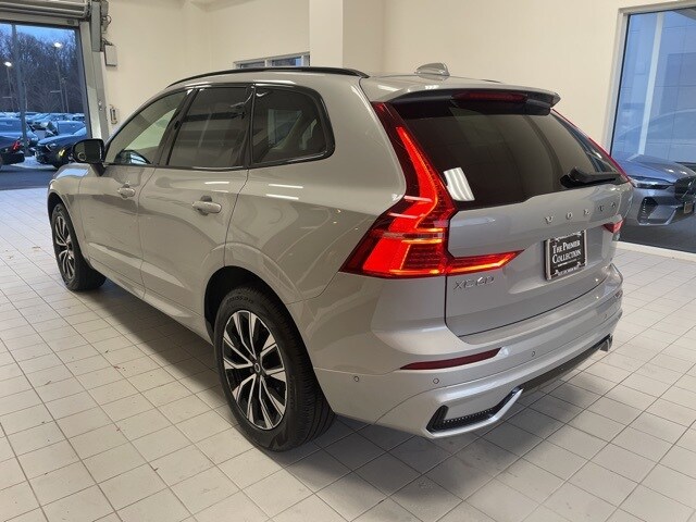 2025 Volvo XC60 B5 Plus photo 2