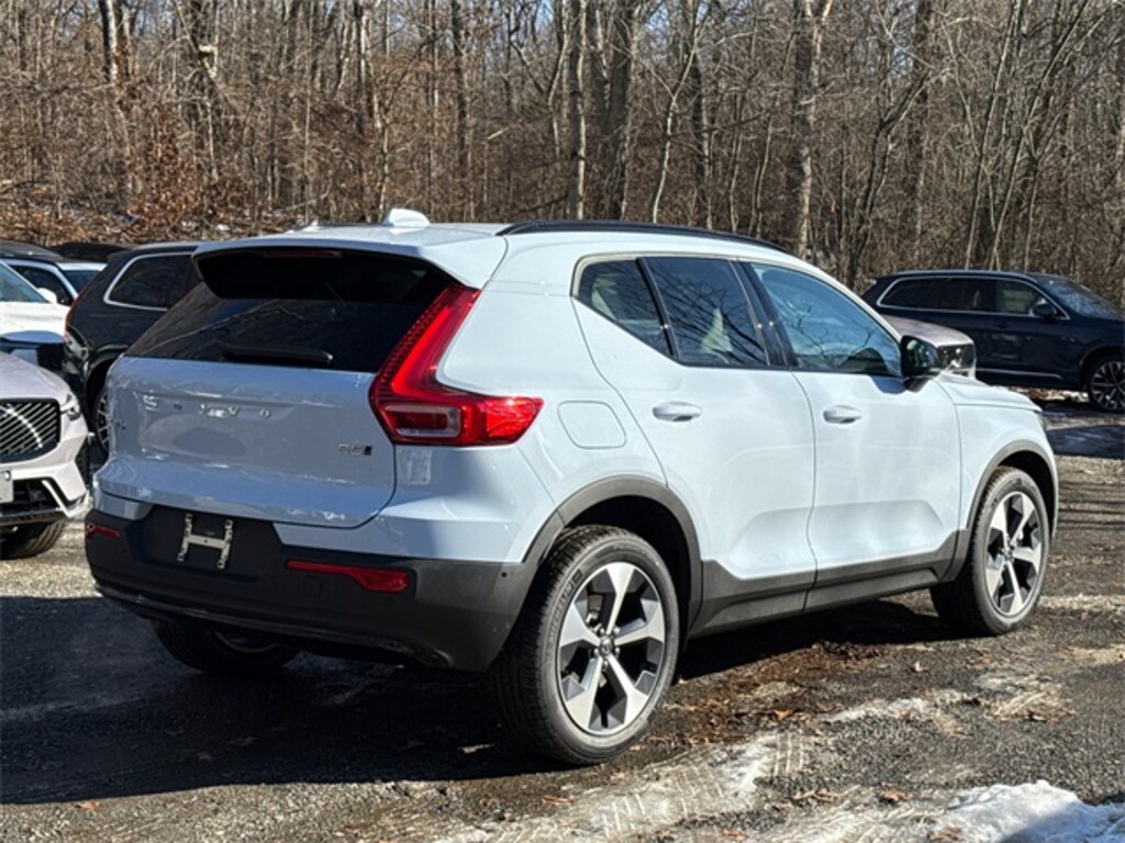 New 2026 Volvo XC40 B5 Plus SUV