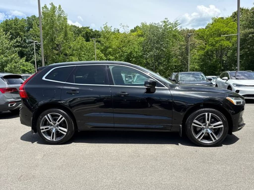 Used 2018 Volvo XC60 T6 AWD Momentum SUV