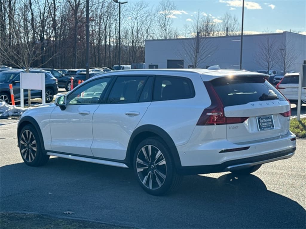 Used 2024 Volvo V60 Cross Country B5 Ultimate Wagon