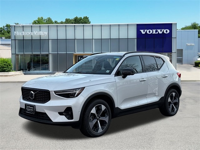 2026 Volvo XC40 Plus's photo