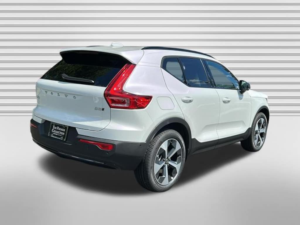 New 2026 Volvo XC40 B5 Plus SUV