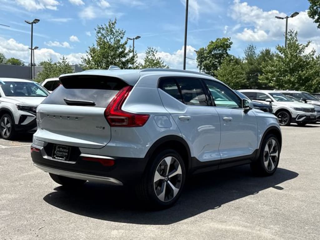 Certified 2025 Volvo XC40 B5 Plus Bright Theme SUV