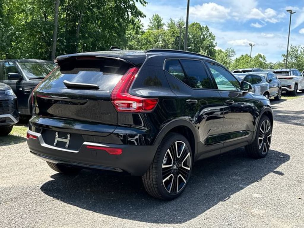 New 2026 Volvo XC40 B5 Ultra Black Edition SUV