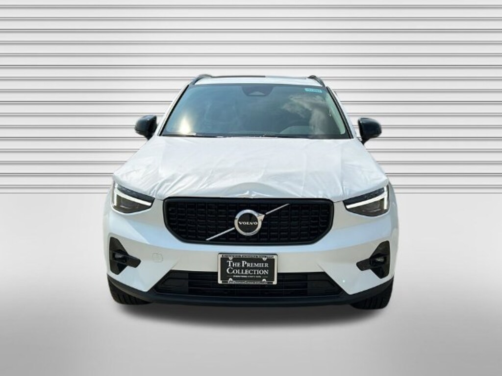 New 2026 Volvo XC40 B5 Plus SUV