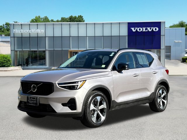 2026 Volvo XC40