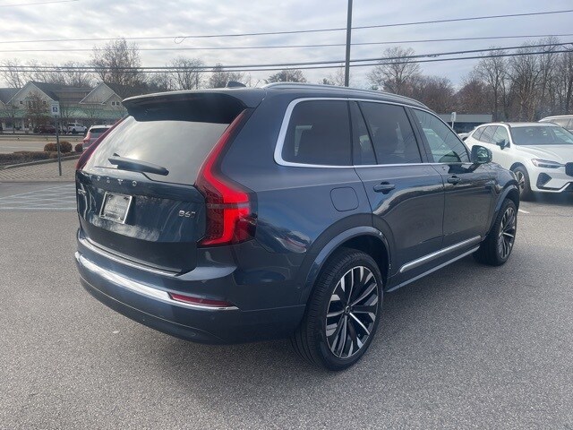 2026 Volvo XC90 Plus Black Edition photo 4