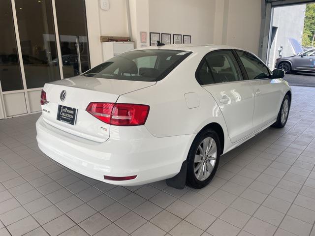 2015 Volkswagen Jetta 1.8T SE photo 4
