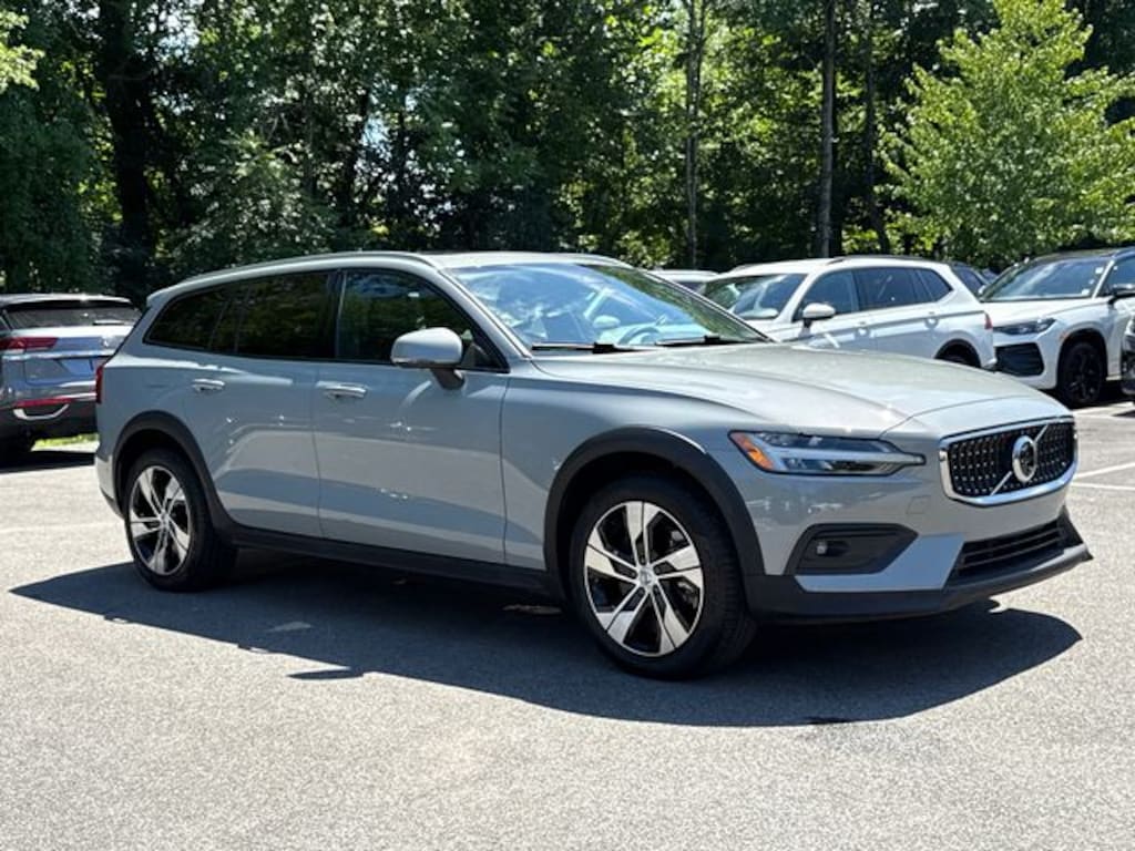 Certified 2025 Volvo V60 Cross Country B5 Plus Wagon