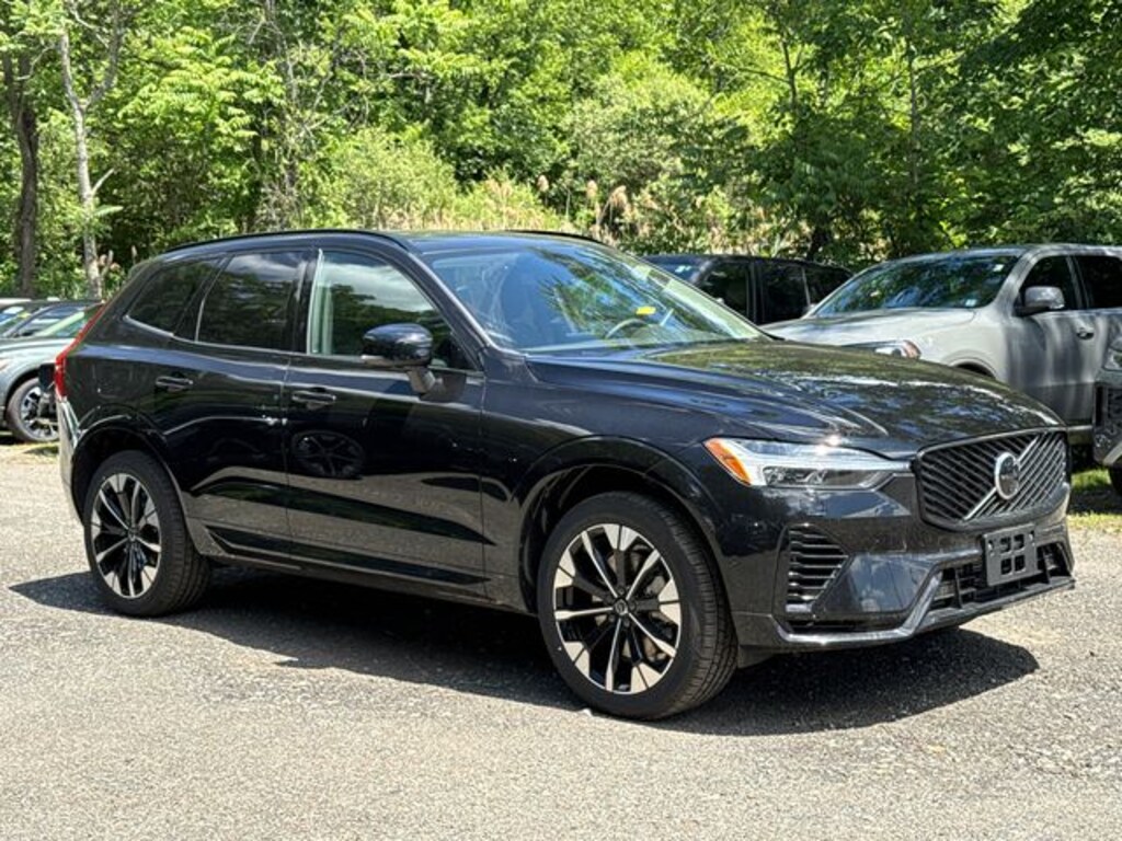 New 2026 Volvo XC60 plug-in hybrid T8 Plus SUV