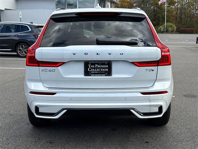 2025 Volvo XC60 Hybrid T8 Core photo 3