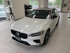 2025 Volvo S60 B5 Core Sedan