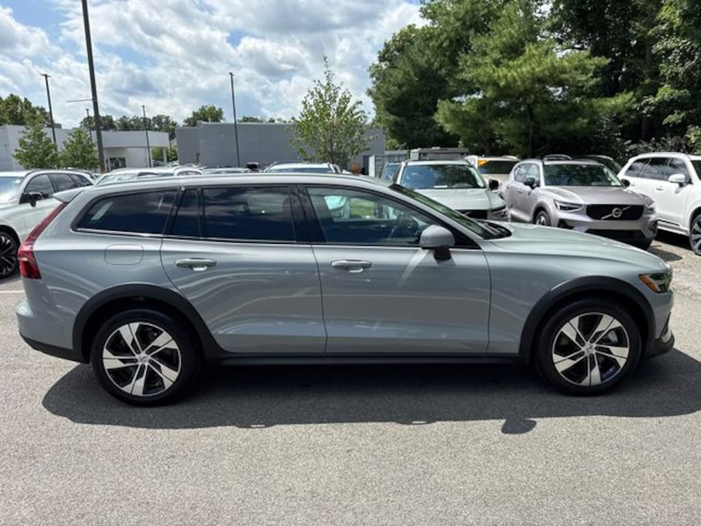 Certified 2025 Volvo V60 Cross Country B5 Plus Wagon