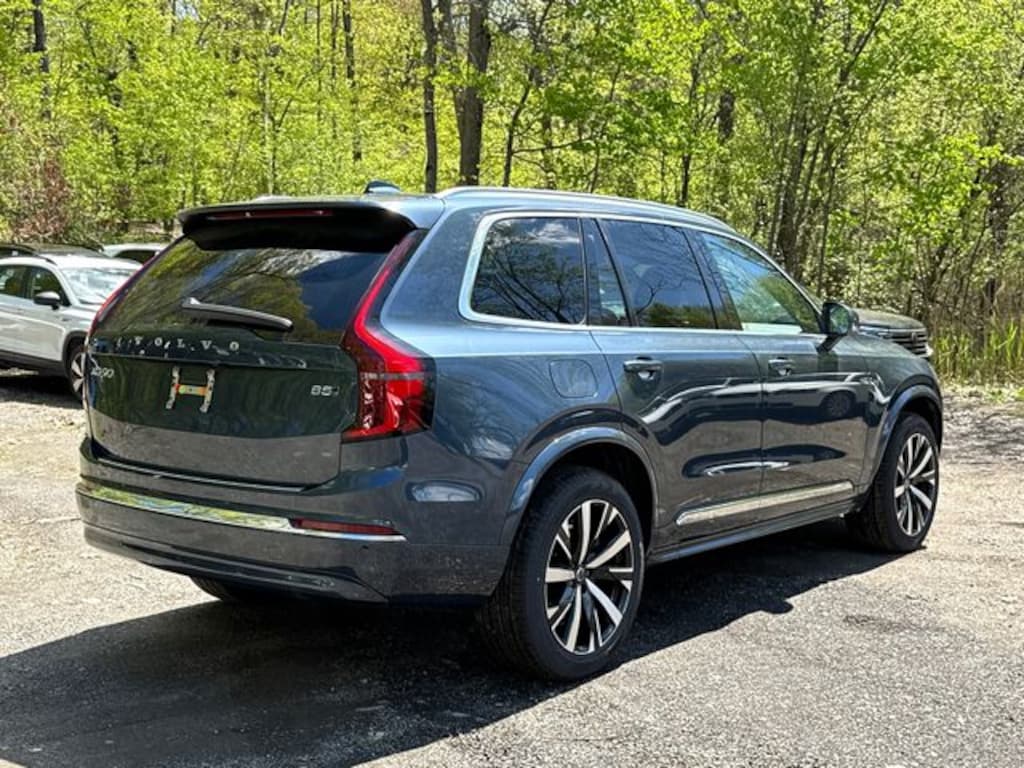 New 2026 Volvo XC90 B5 Core SUV