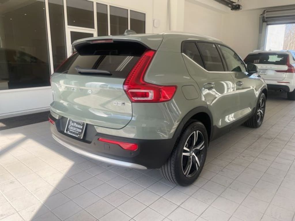 Certified 2025 Volvo XC40 B5 Core Bright Theme SUV