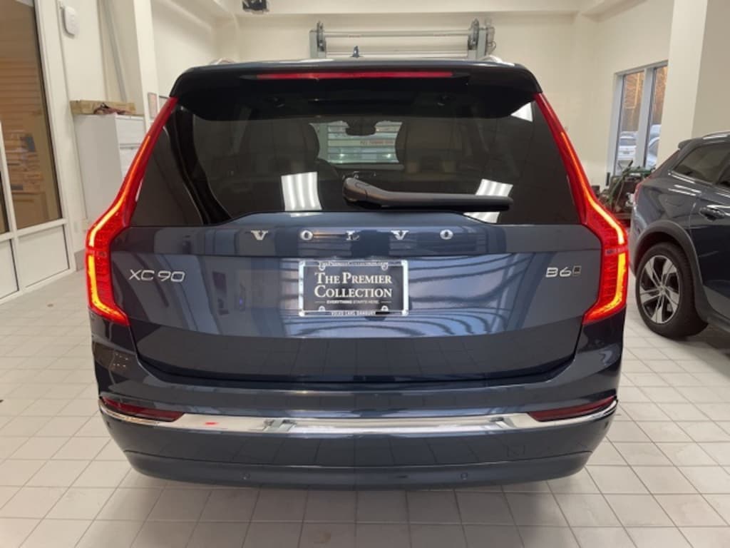 Certified 2024 Volvo XC90 B6 Ultimate Bright 6-Seater SUV