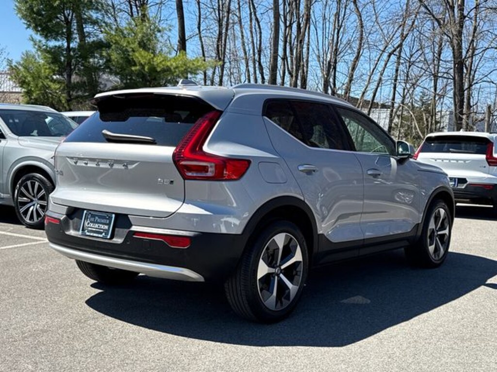 Used 2023 Volvo XC40 B5 AWD Plus Bright SUV