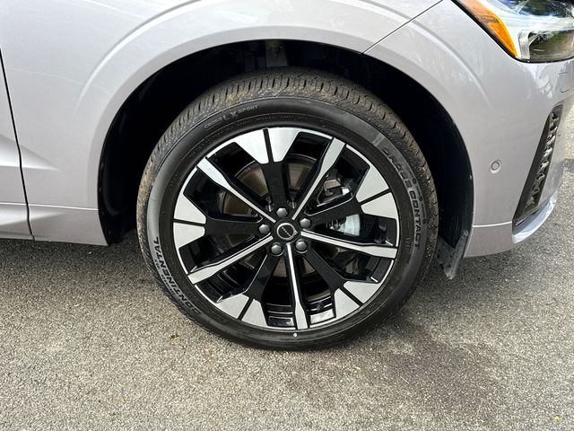 2026 Volvo XC60 Plus - Photo 10