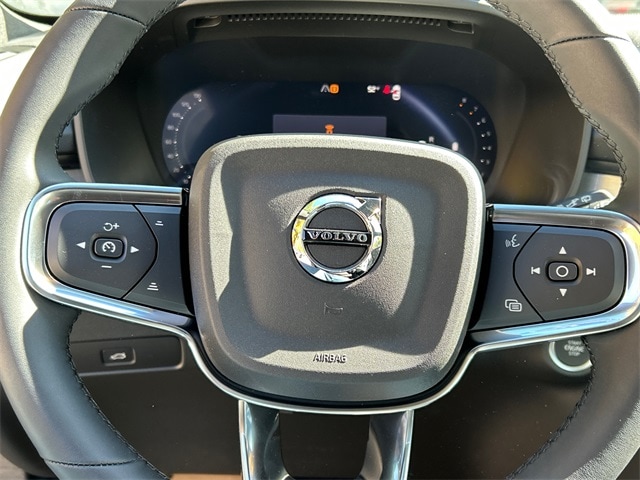 2026 Volvo XC40 Ultra Black Edition - Photo 11