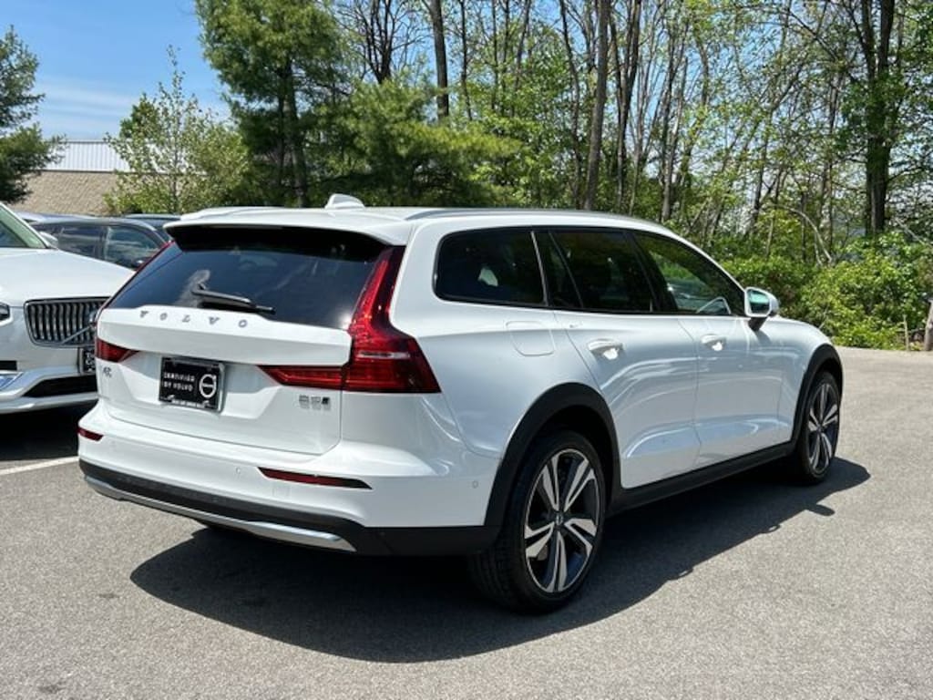Certified 2025 Volvo V60 Cross Country B5 Plus Wagon