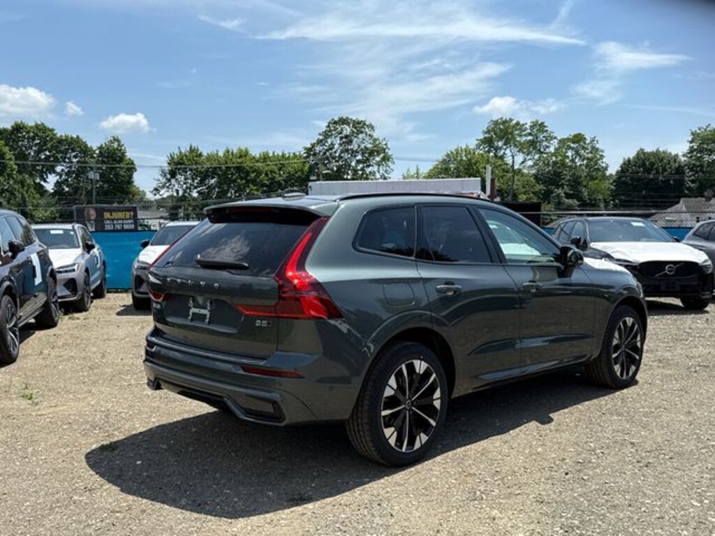 New 2026 Volvo XC60 B5 Plus SUV