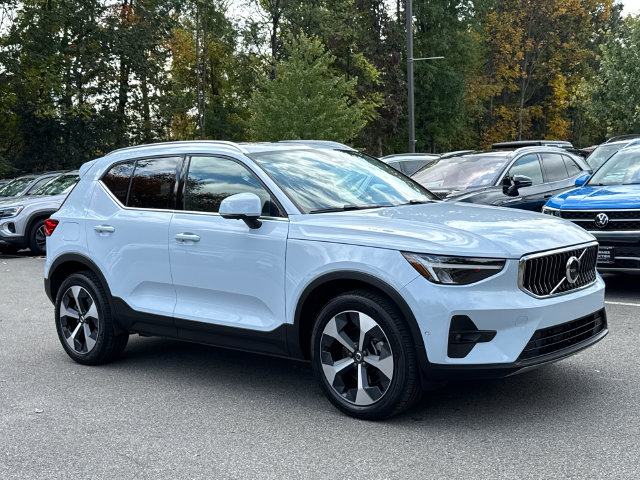 Certified 2025 Volvo XC40 B5 Plus Bright Theme SUV